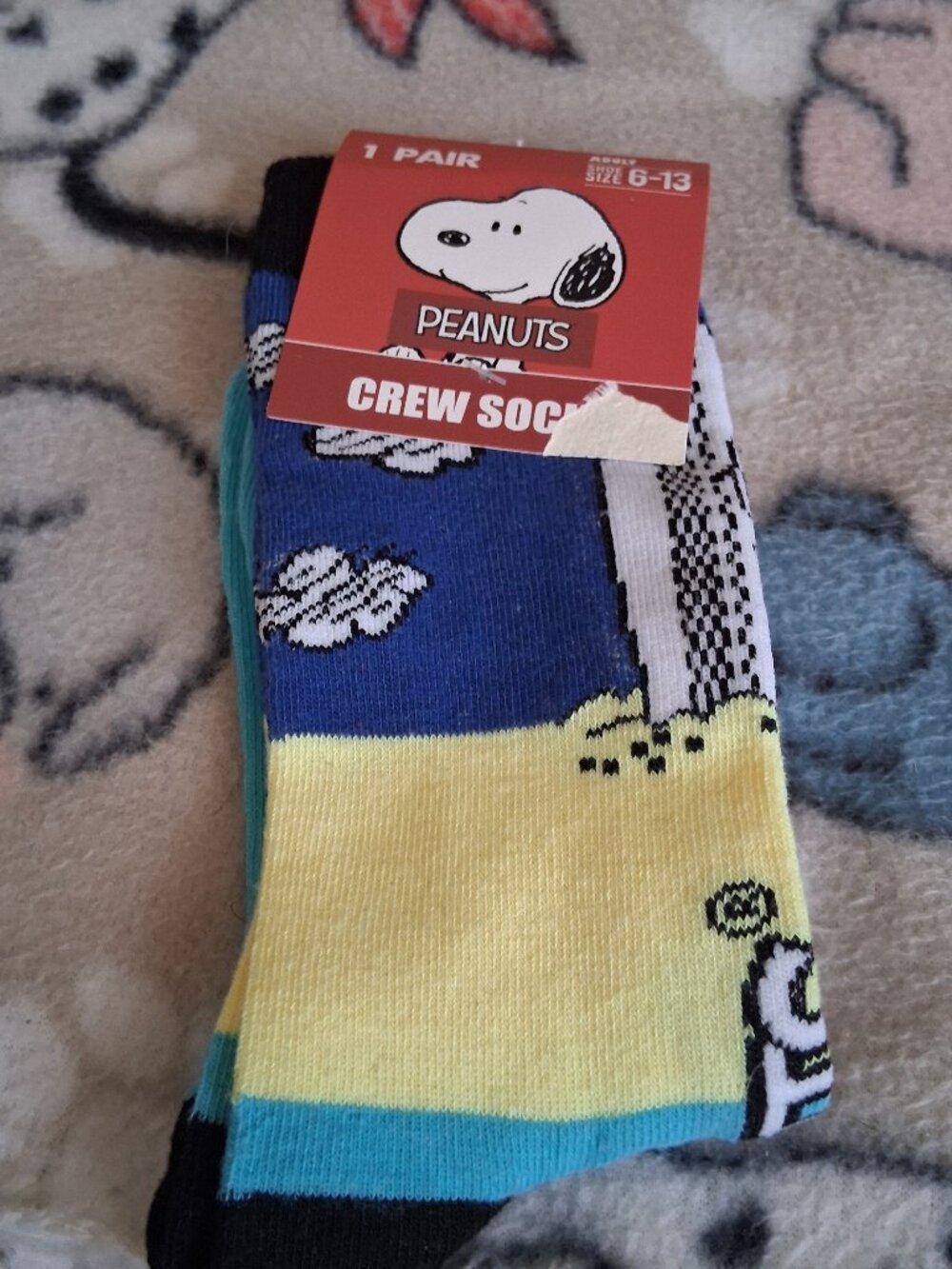 SUPER CUTE UNISEX PEANUT SOCKS NEW